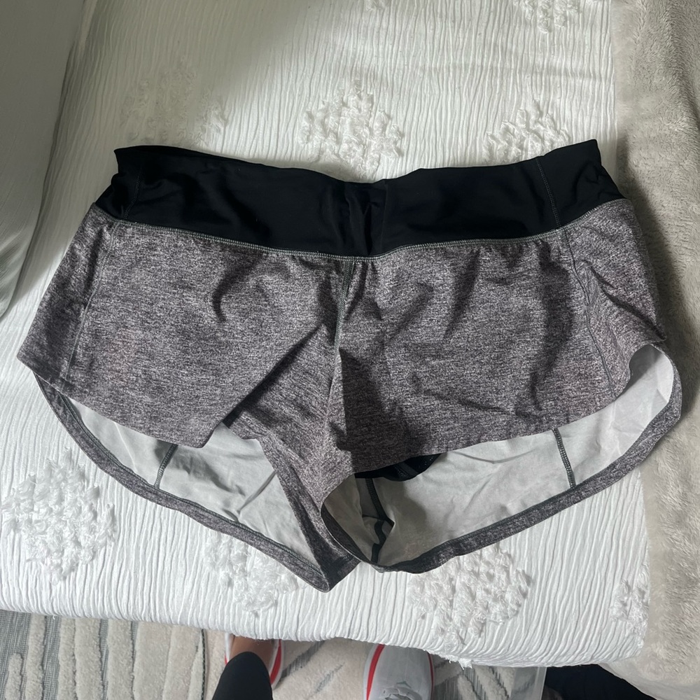 Grey lululemon shorts (8)